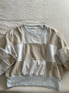 Abercrombie & Fitch Cream Cropped Crewneck